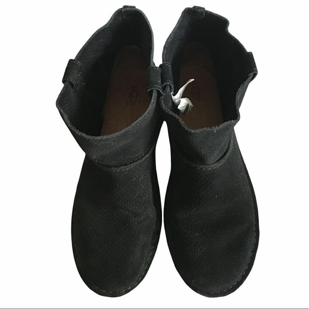 Ugg Women’s Classic Mini Perf Black Suede Ankle Boots 8 - Picture 3 of 14